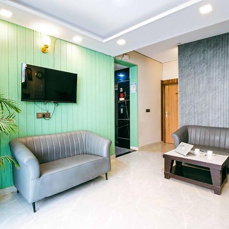 Treebo Elite Corporate, Sector 62 Hotel Ноида Екстериор снимка