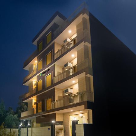 Treebo Elite Corporate, Sector 62 Hotel Ноида Екстериор снимка