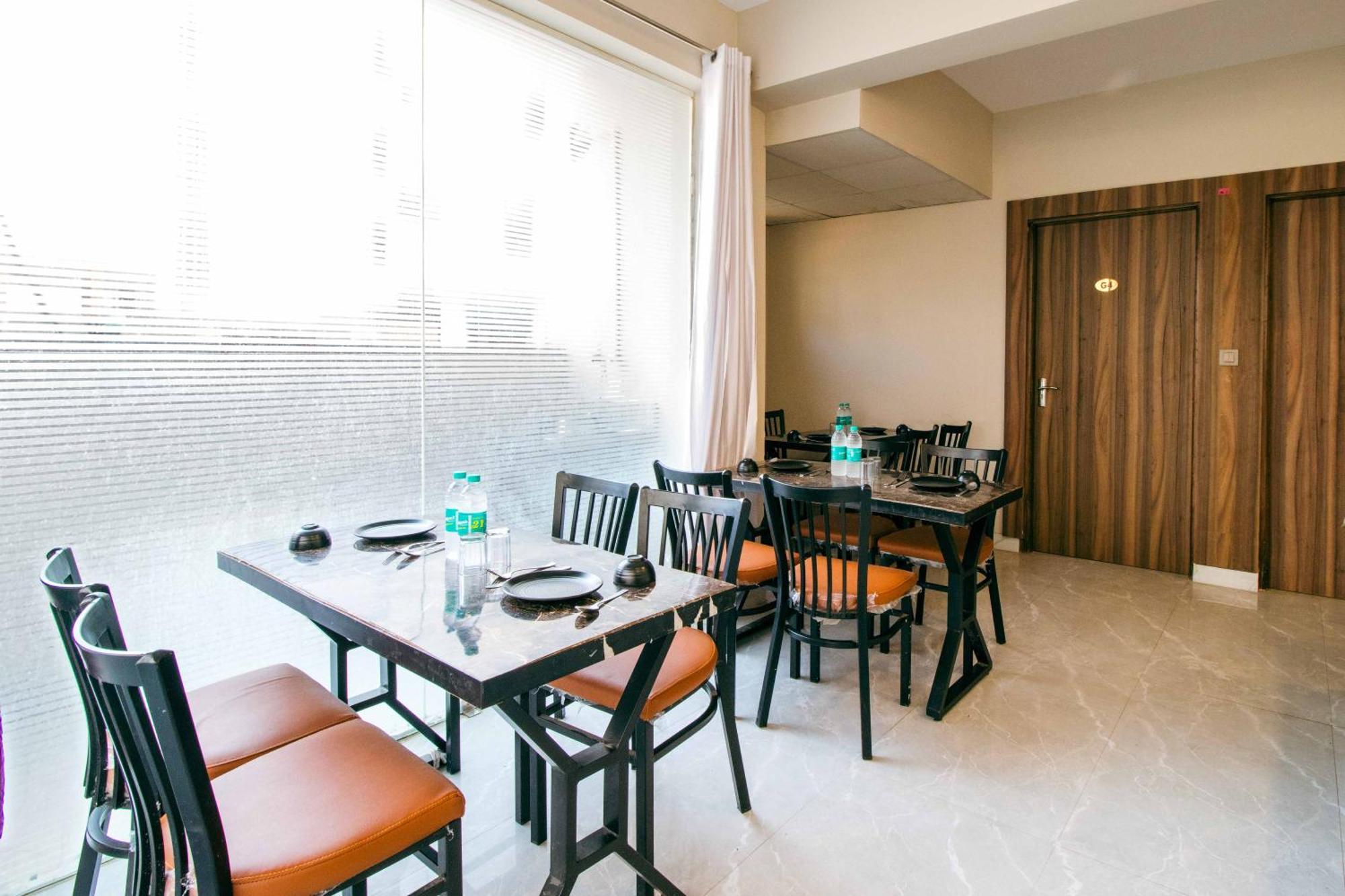 Treebo Elite Corporate, Sector 62 Hotel Ноида Екстериор снимка