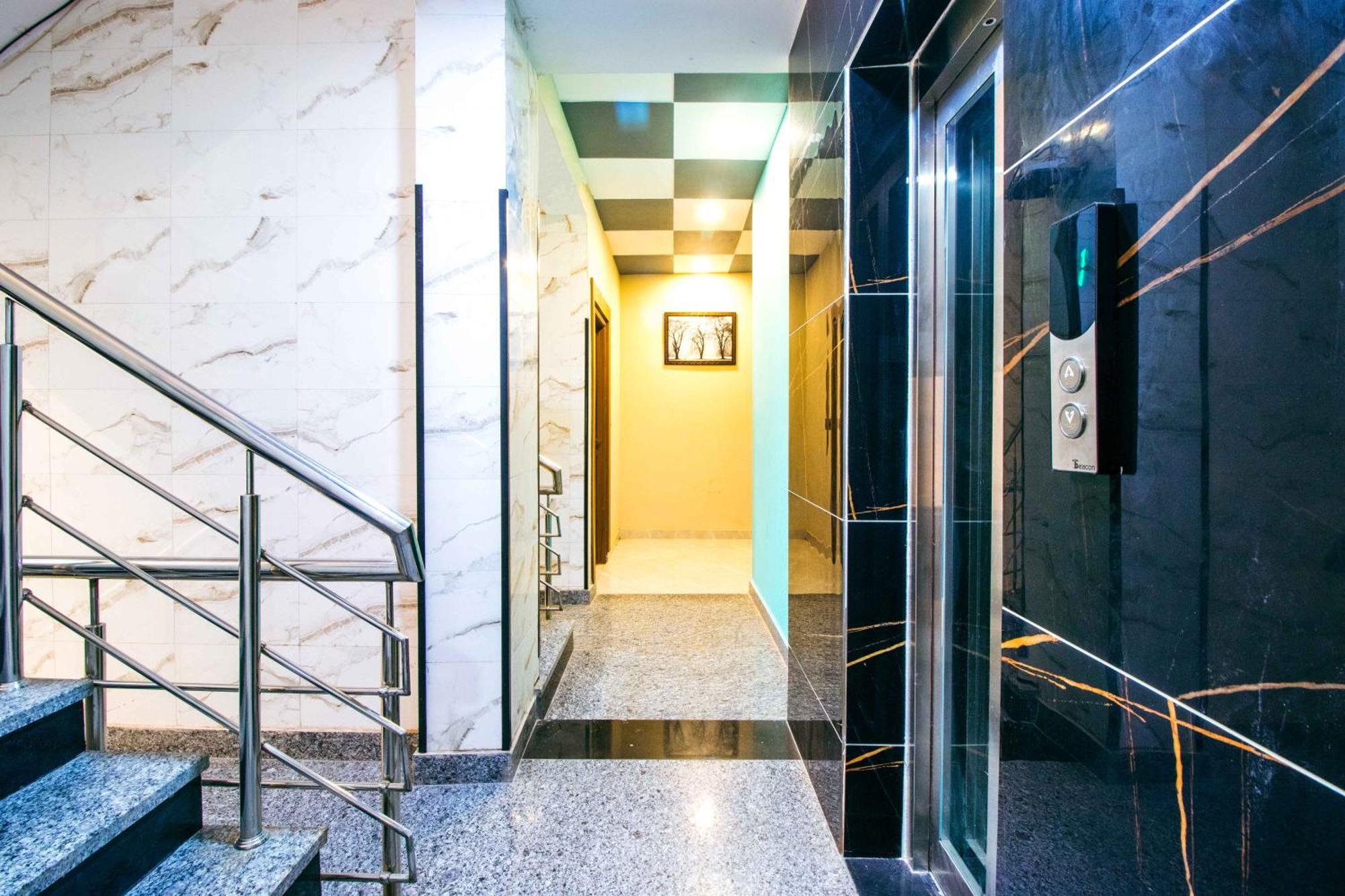 Treebo Elite Corporate, Sector 62 Hotel Ноида Екстериор снимка