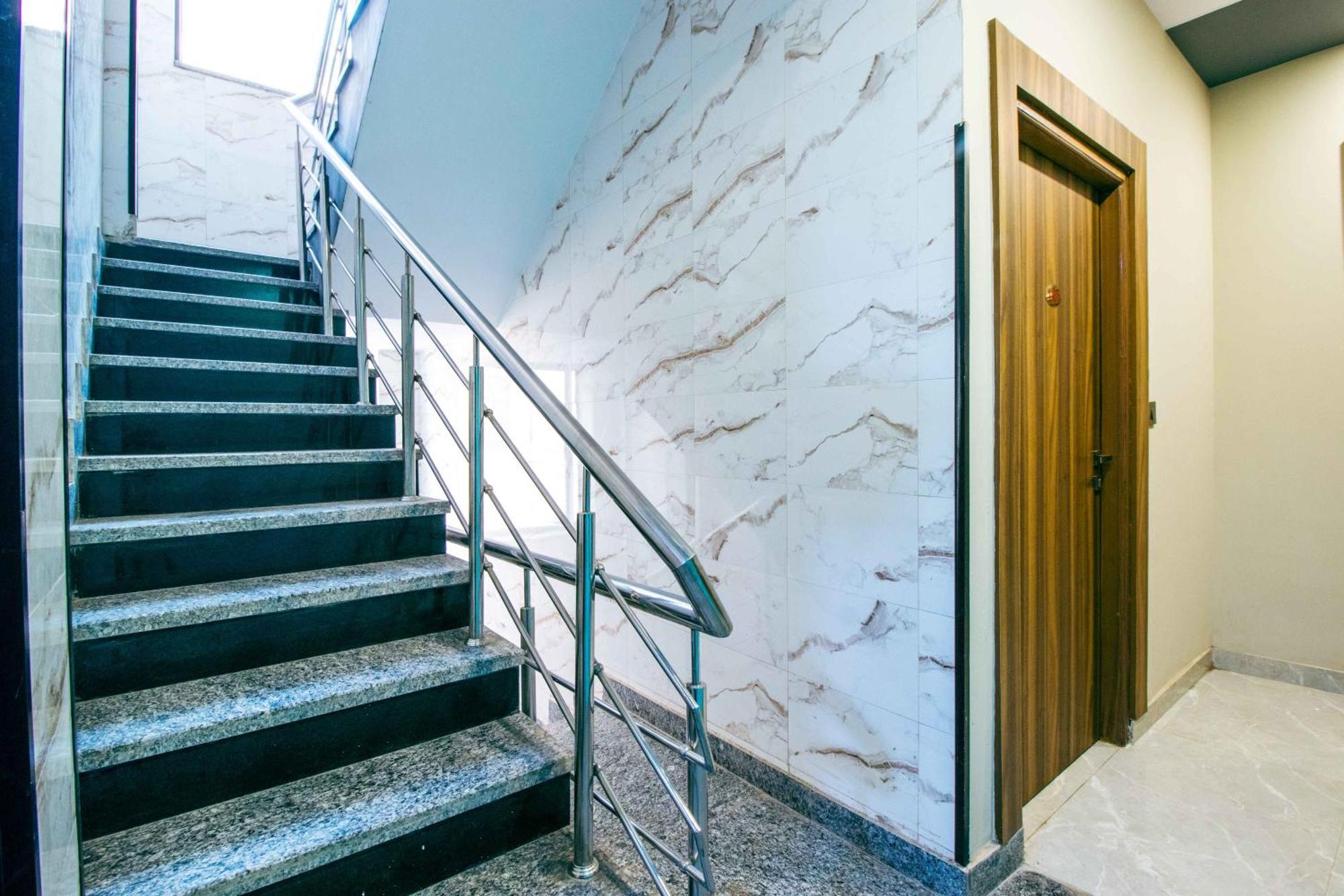 Treebo Elite Corporate, Sector 62 Hotel Ноида Екстериор снимка