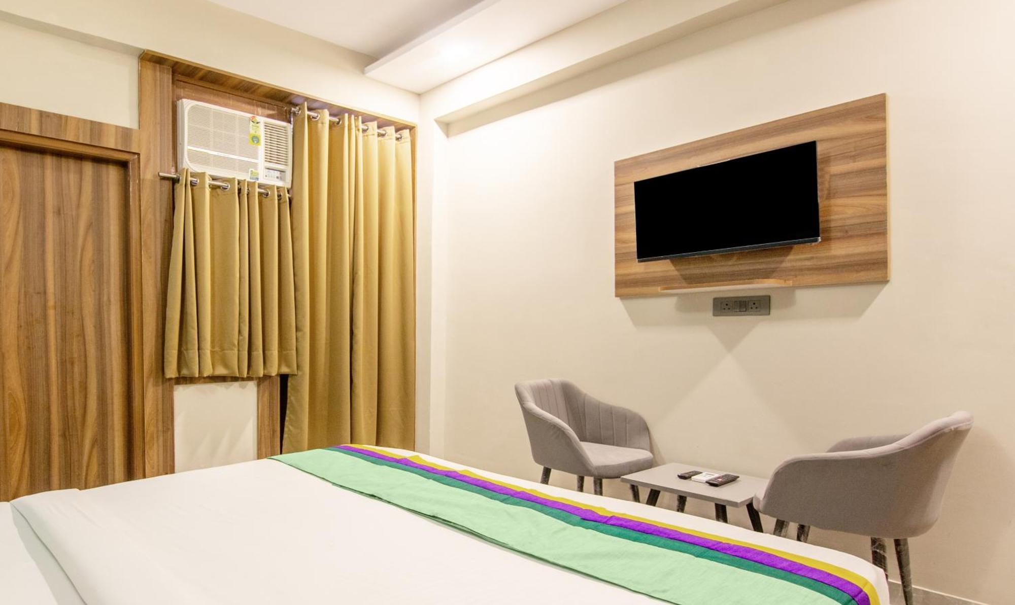 Treebo Elite Corporate, Sector 62 Hotel Ноида Екстериор снимка