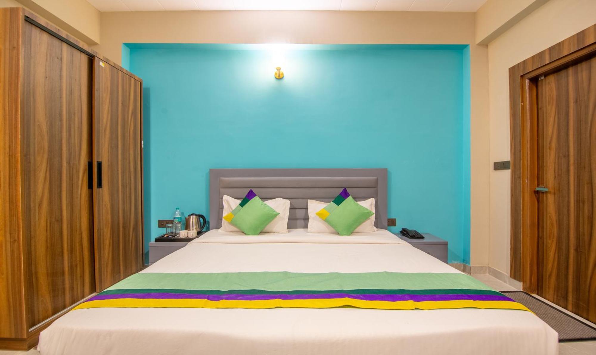 Treebo Elite Corporate, Sector 62 Hotel Ноида Екстериор снимка