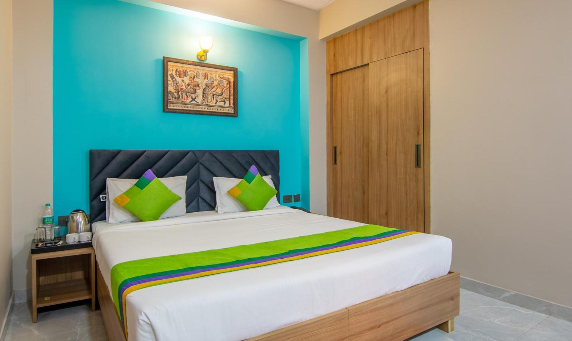 Treebo Elite Corporate, Sector 62 Hotel Ноида Екстериор снимка
