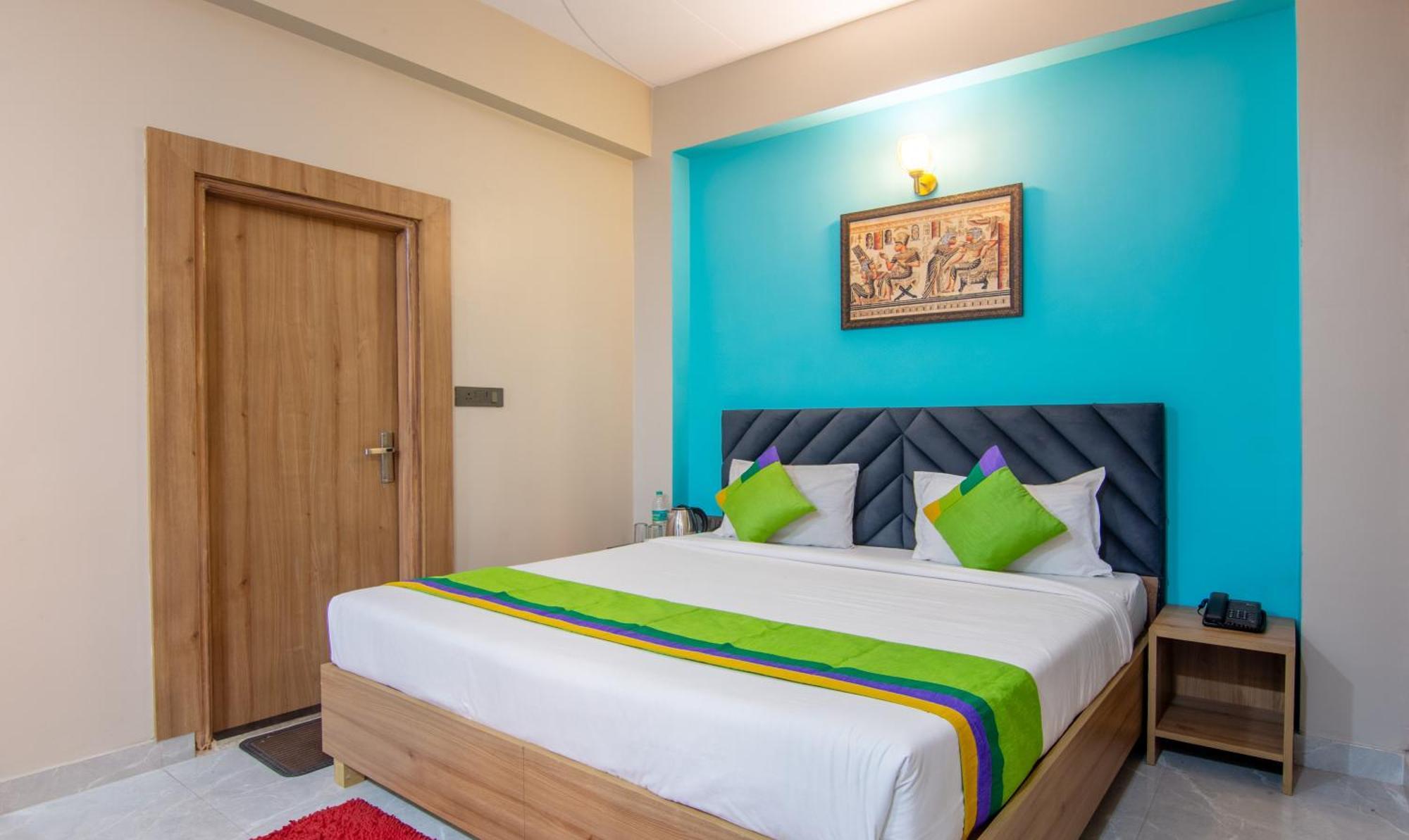 Treebo Elite Corporate, Sector 62 Hotel Ноида Екстериор снимка